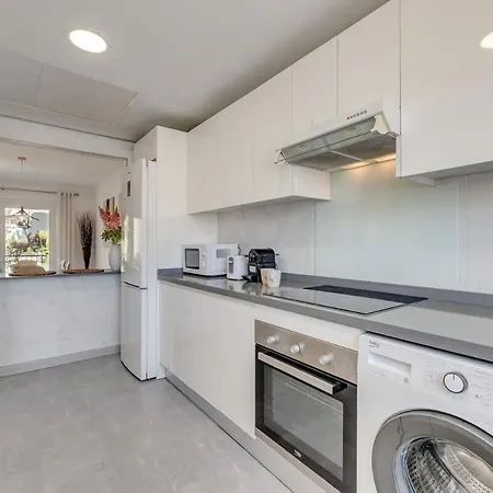 Apartament New Spacious Townhouse In Marbella