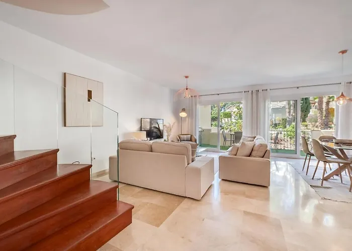 New Spacious Townhouse In Apartment Marbella