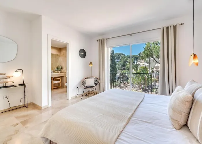 New Spacious Townhouse In Apartment Marbella