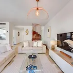 Lägenhet New Spacious Townhouse In Marbella