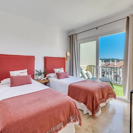 Apartman New Spacious Townhouse In *