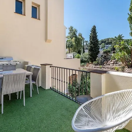 Апартаменты New Spacious Townhouse In *