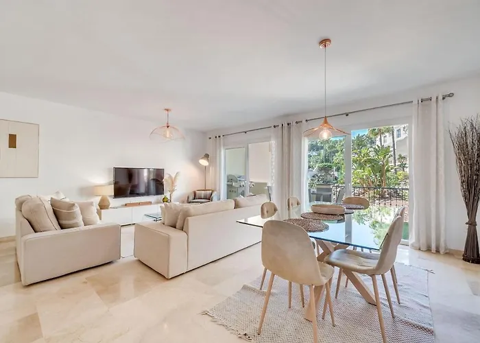 New Spacious Townhouse In Marbella